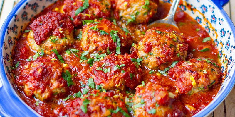 طرز تهیه کوفته گوشت مرغ با سبزیجات تازه و ادویههای طبیعی