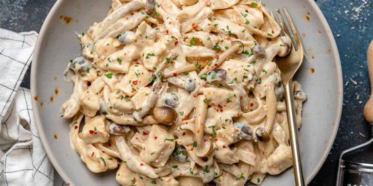 طرز پخت پاستا با مرغ و قارچ
