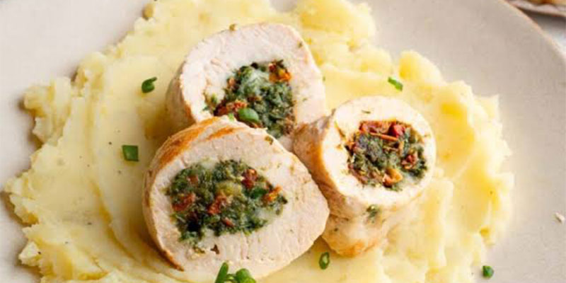 طرز تهیه رول مرغ و پنیر با سبزیجات